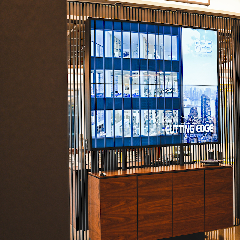 Advertising with Digital Signage: Why Brands Are Going All in