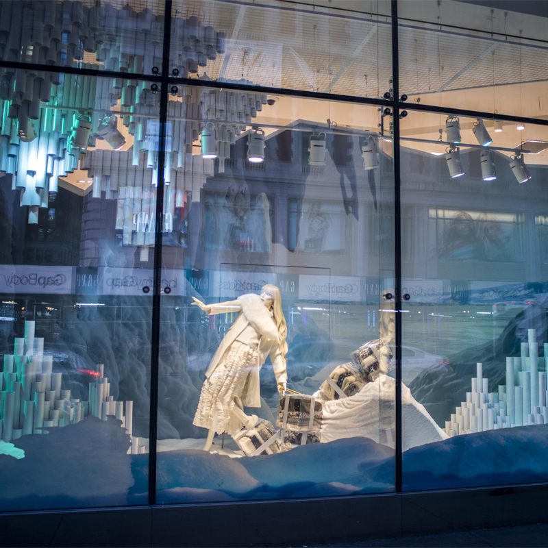 Tap into These 5 Services for Wonderful Holiday Windows