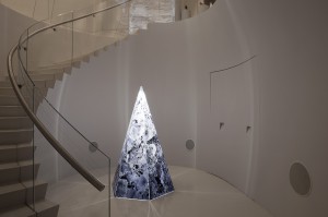 Kirsten Kay Thoen CrystallinePyramid install 